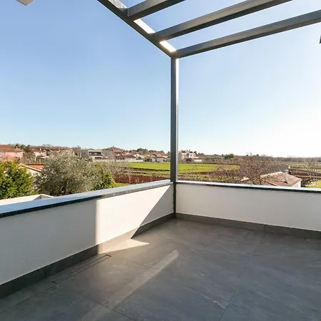Villa Gali With Pool Near Pula